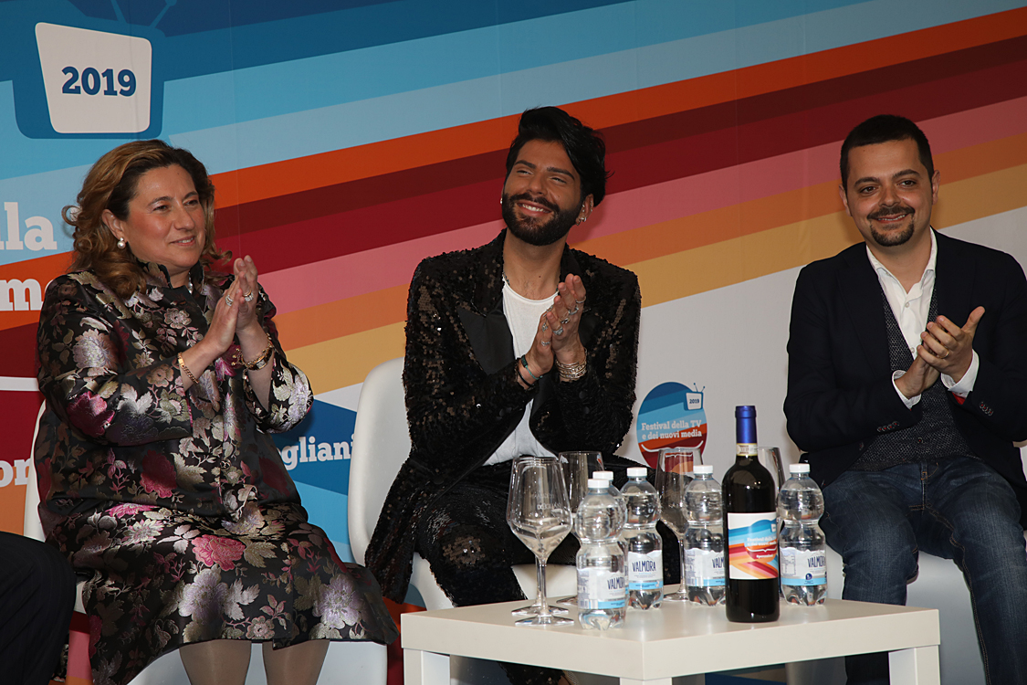 Festival della TV e dei Nuovi Media 2019_256.jpg - Real Time, la Tv delle meraviglie Un  racconto di storie e persone reali con contenuti attuali e uno stile innovativo in costante evoluzione,  ci porta con i suoi protagonisti nel mondo meraviglioso di due programmi divenuti ormai cult:  “Il Castello delle cerimonie” e “Il Salone delle Meraviglie”.Federico Lauri, Imma Polese, Gesualdo Vercio con Alessandra Comazzi.